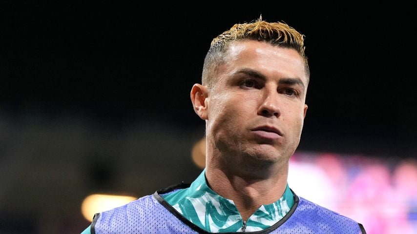 Cristiano Ronaldo wärmt sich als Einwechselspieler vor Norwegen gegen Portugal in der Uefa Nations League im Ullevaal Stadion auf