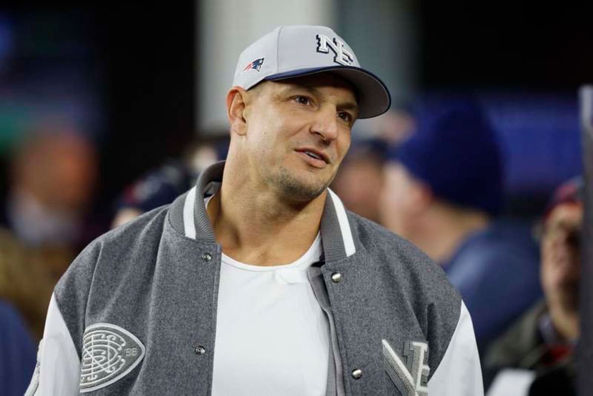 November 13, 2025 Foxborough, MA, USA Retired and former New England Patriots Rob Gronkowski during the NFL, American Football Herren, USA game between New York Jets and New England Patriots at Gillette Stadium in Foxborough, MA. Foxborough United States – ZUMAc04_ 20251113_zma_c04_084 Copyright: xAnthonyxNesmithx ©IMAGO/ZUMA Press Wire