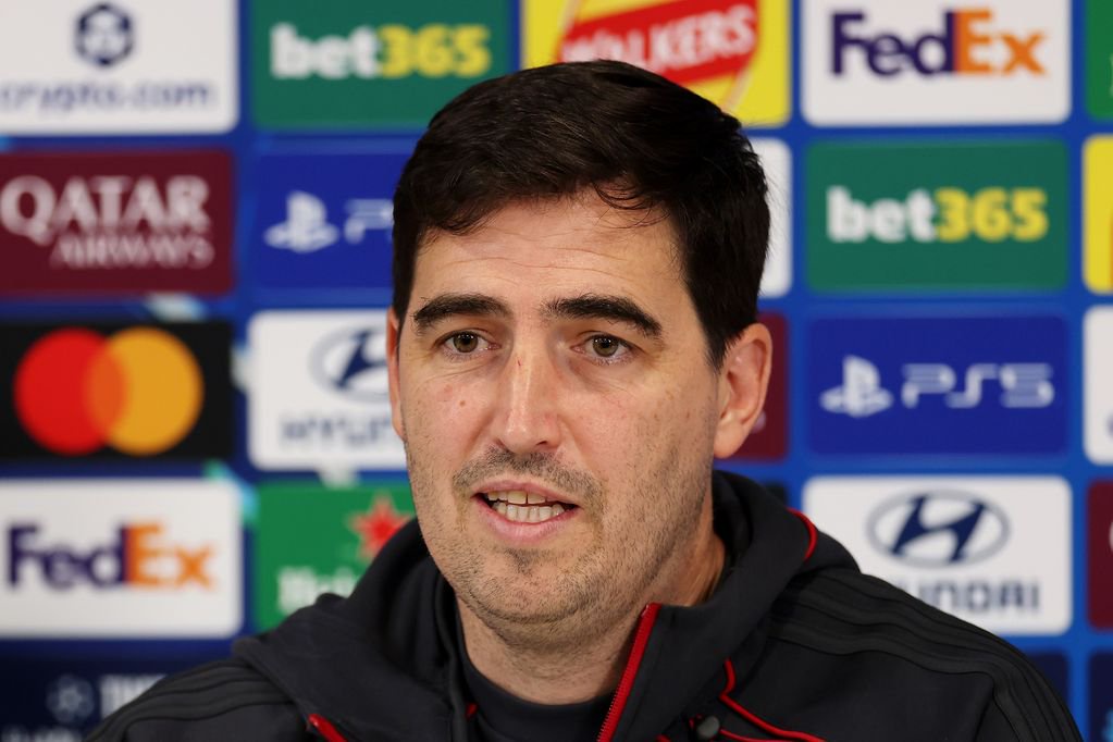 Liverpool head coach Andoni Iraola.