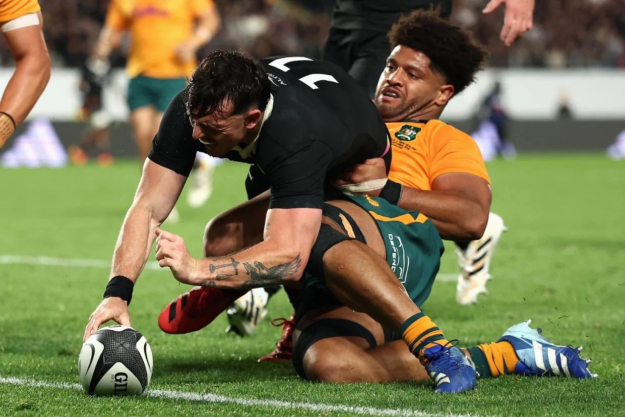 Leroy Carter of the All Blacks scores a try during The Rugby Championship & Bledisloe Cup match between the New Zealand All Blacks and Australia Wallabies at Eden Park.