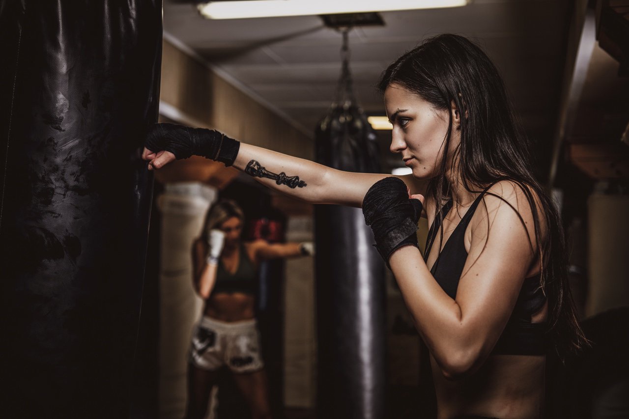 Mulheres lideram interesse por lutas esportivas no país: pesquisa aponta que 62% querem iniciar, continuar ou retomar a prática em 2026