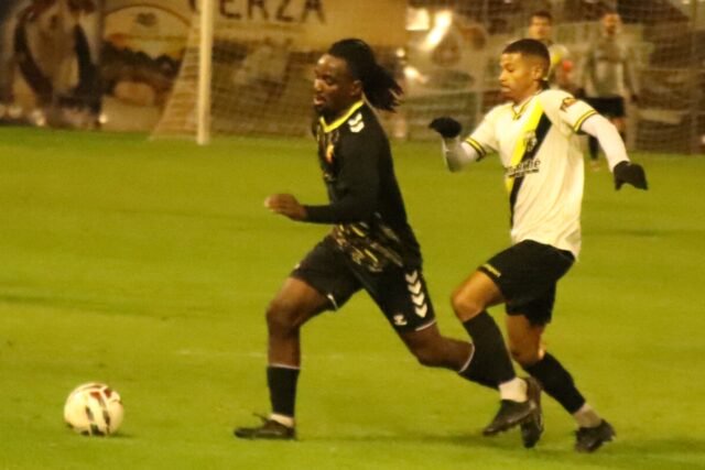 R1. CA Lisieux-QRM 2-2. (© Le Pays d'Auge)