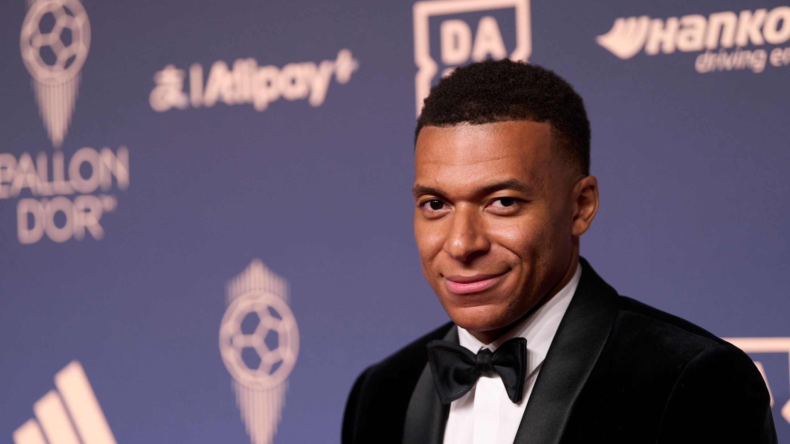 Kylian Mbapp mit Hublot Uhr bei Ballon d'Or