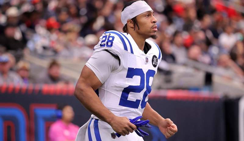 January 4, 2026, Houston, Texas, U.S: Indianapolis Colts running back Jonathan Taylor 28 re-enters the field after halftime during the NFL, American Football Herren, USA game between the Houston Texans and the Indianapolis Colts at NRG Stadium in Houston, TX on January 4, 2026. Houston won, 38-30. Houston U.S – ZUMAw137 20260104_aap_w137_110 Copyright: xErikxWilliamsx