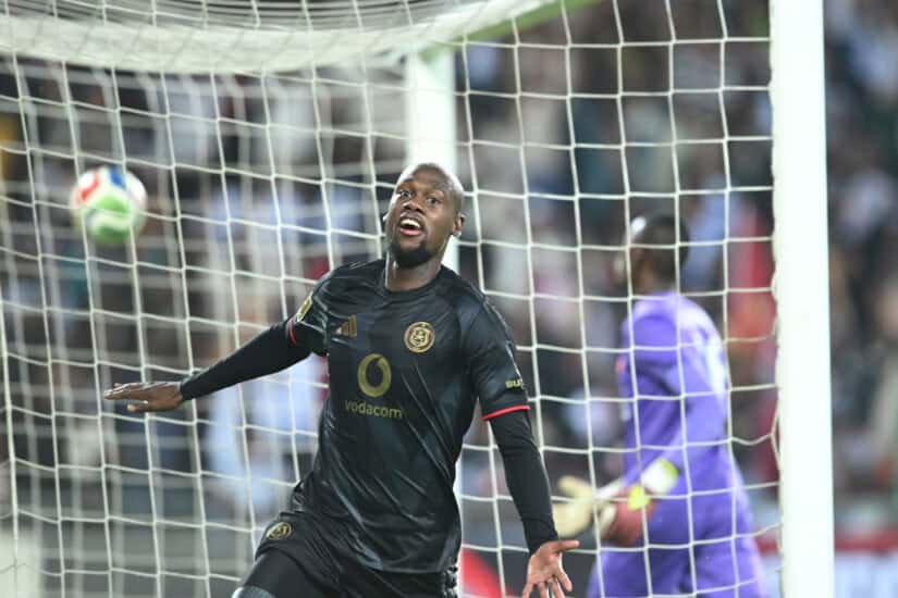 Pirates rout hapless Stars to reach Champions League group stage