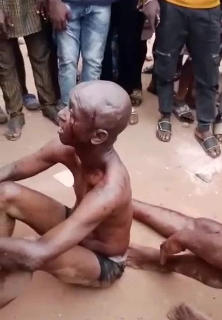 Watch Video As Suspected Kidnappers Are Apprehended In Ahmadiyya Area Of Lagos 