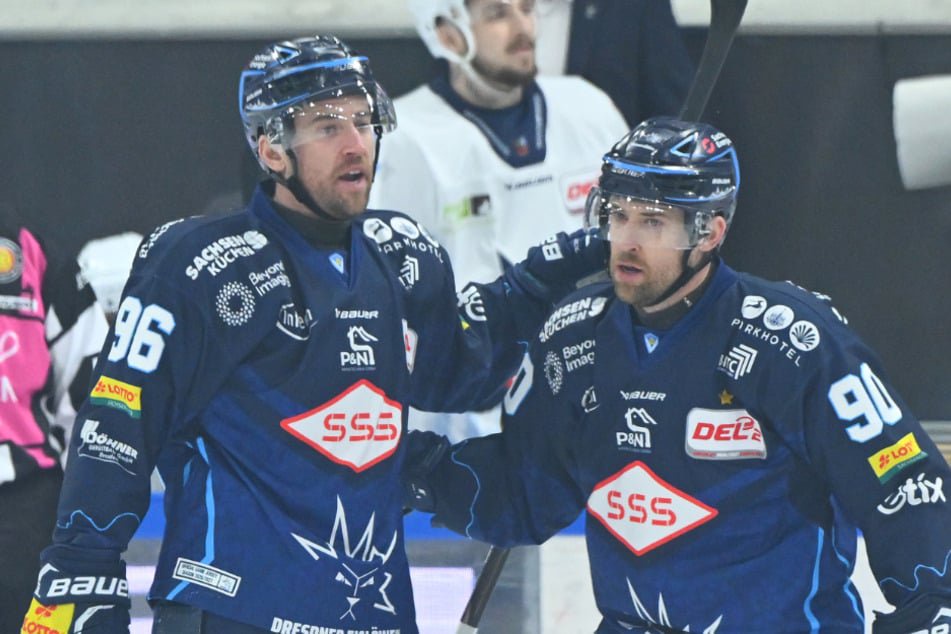 Tyson Spink (l.) und sein Bruder Tylor fühlen sich wohl in Dresden. Hier bejubeln sie eines ihrer sechs Saison-Tore.