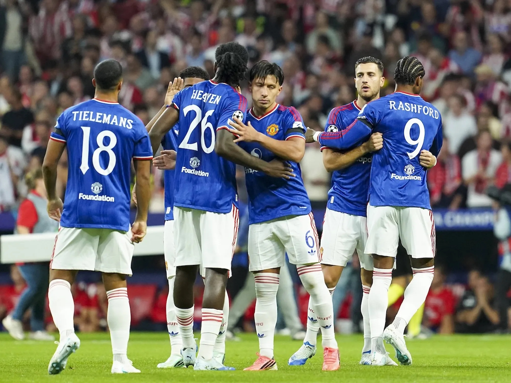 How has Man United's dressing room reacted to Martinez outburst?