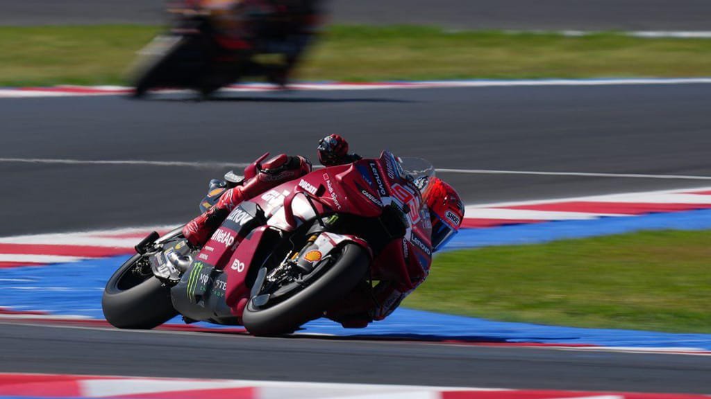 Marc Márquez vence Grande Prémio de San Marino (FOTO: Antonio Calanni / AP)