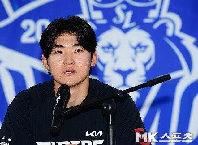 KIA Tigers Star Kim Do-young Discusses Playoff Rain Delay