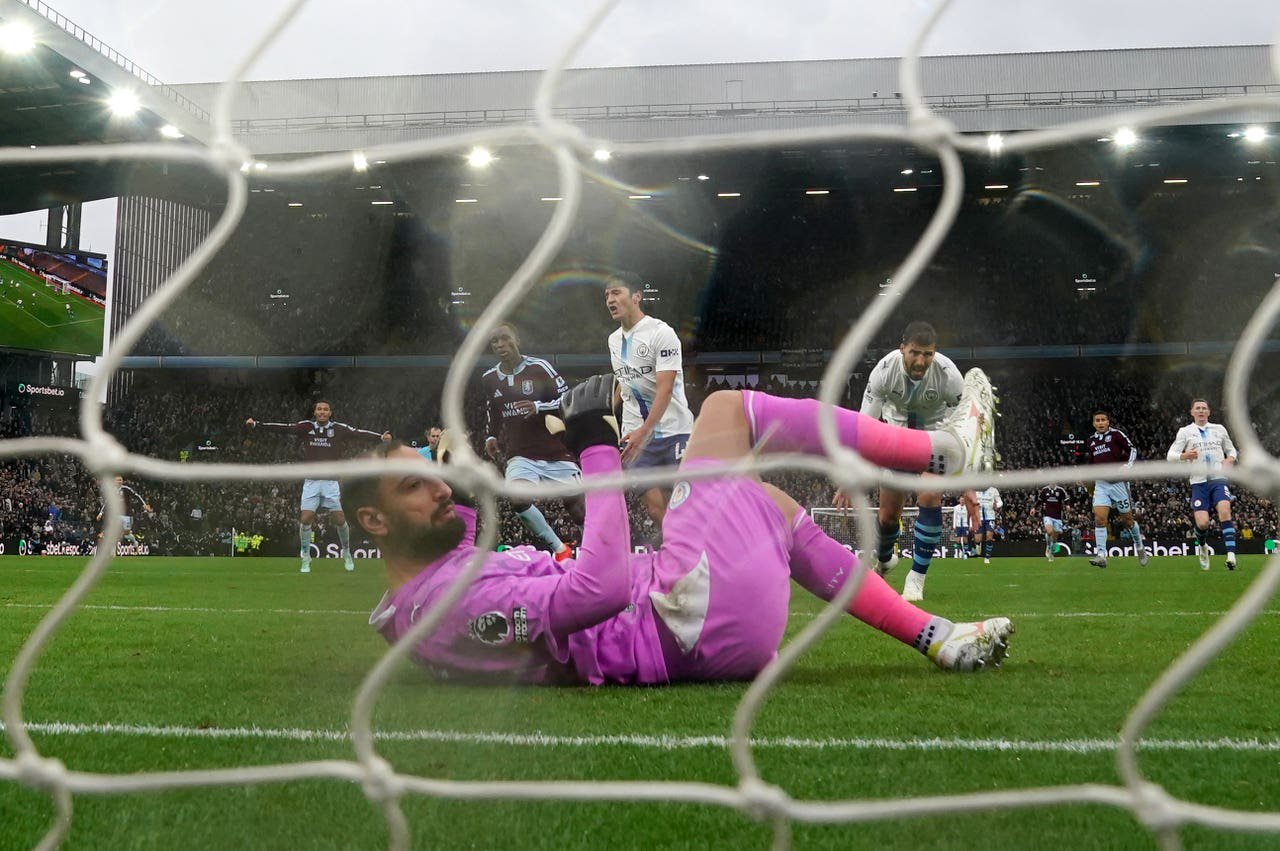 Gianluigi Donnarumma was unable to stop Nicolas Jackson from scoring a second