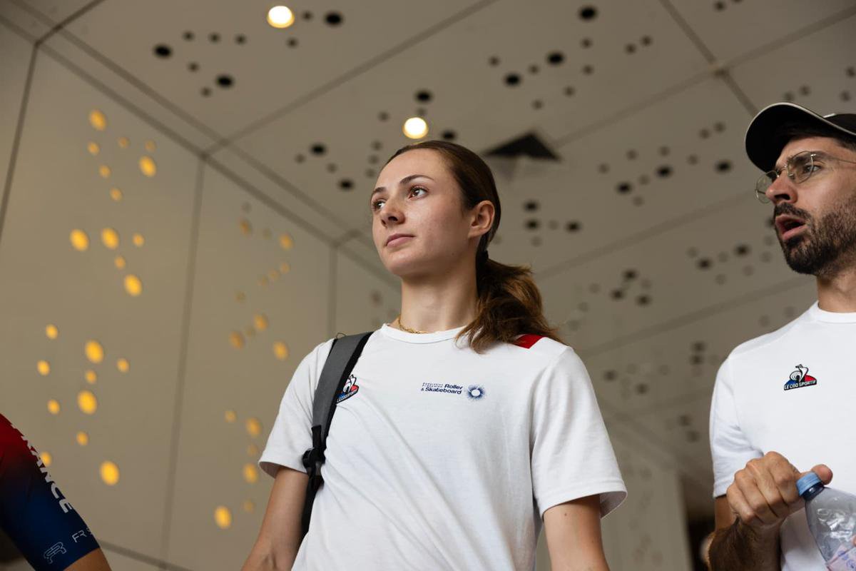 Mayrin évolue dans la section roller sport du Biarritz Olympique. Elle a découvert cette passion à 11 ans, alors que son frère pratique lui-même la discipline. Très vite, elle bat des records dans sa catégorie en hauteur pure.