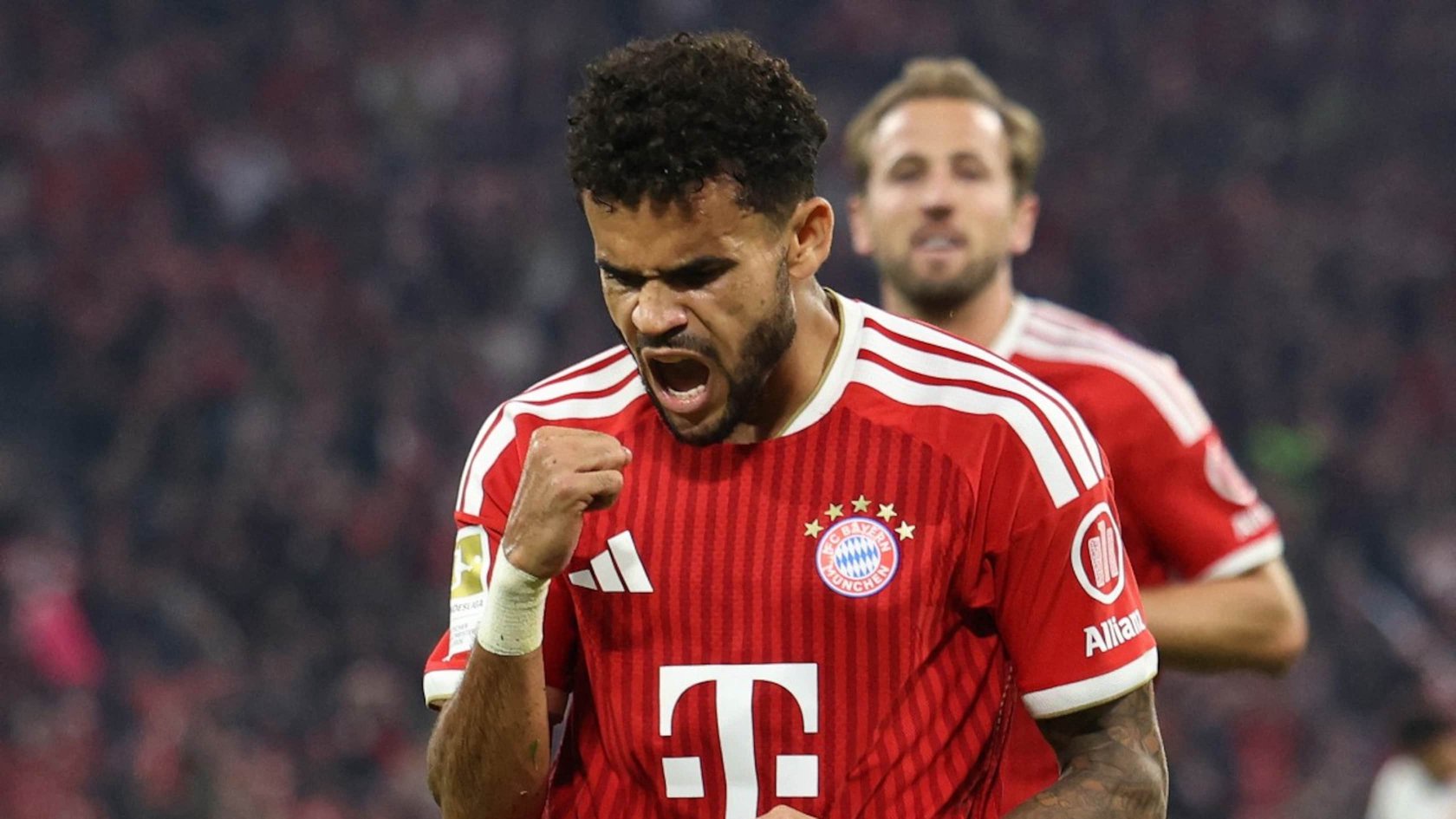 Bayerns Luis Diaz feiert ein Tor gegen Leipzig