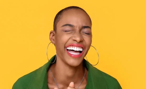 4 Simple Ways To Naturally Whiten Teeth