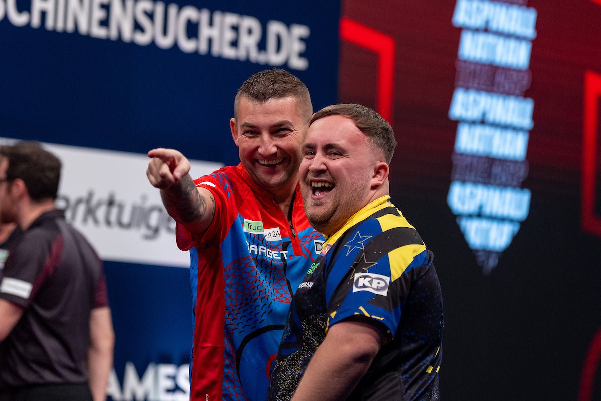 Littler beat his good friend Nathan Aspinall in Dortmund (Sebastian Doppstadt/PDC)