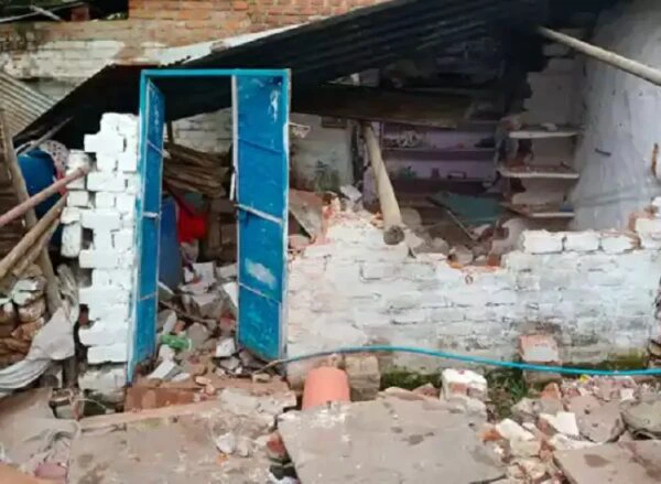 भोपाल (Bhopal) ः महिला पर सरेराह ब्लेड से हमला करने वाले का घर तोड़ा