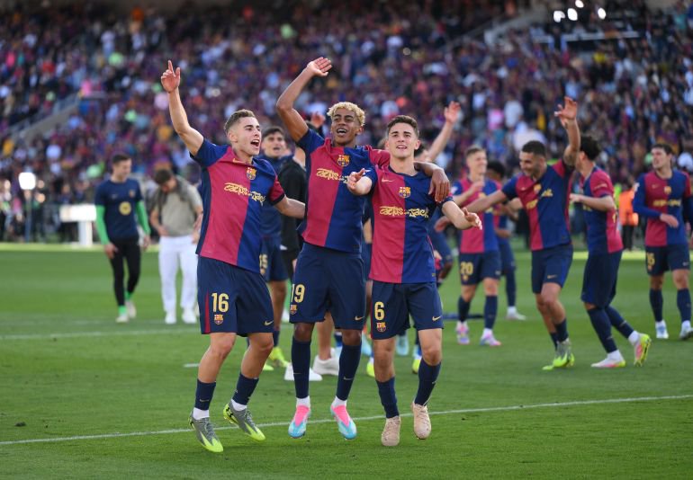 BARCELONA, SPAIN - MAY 11: Fermin Lopez, Lamine Yamal and Gavi of FC Barcelona celebrates after the teams 4-3 victory in the LaLiga match between FC Barcelona and Real Madrid CF at Estadi Olimpic Lluis Companys on May 11, 2025 in Barcelona, Spain. (Photo by David Ramos/Getty Images)