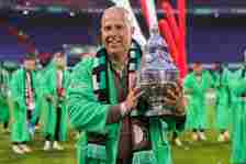 Arne Slot celebrates with the KNVB Cup