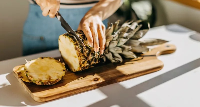 WHAT HAPPENS TO YOUR BODY WHEN YOU EAT PINEAPPLE REGULARLY visual data 8