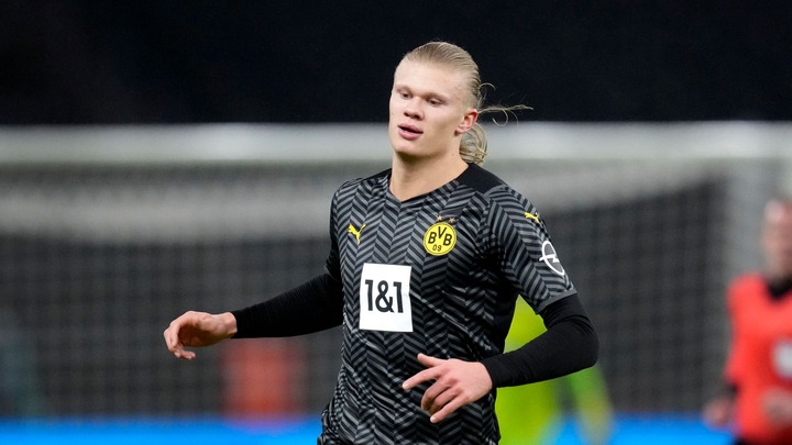 Erling Haaland: Man City in pole position if Borussia Dortmund striker  wants transfer to <a class=
