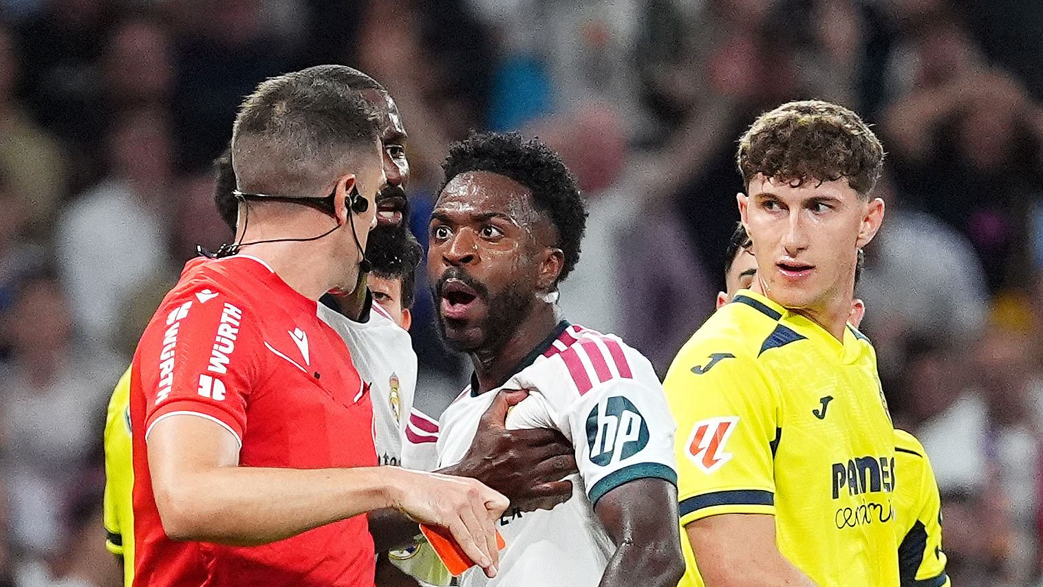 Vinícius style: did the referee overlook a sending-off for the Al-Shamal player against Al-Hilal?