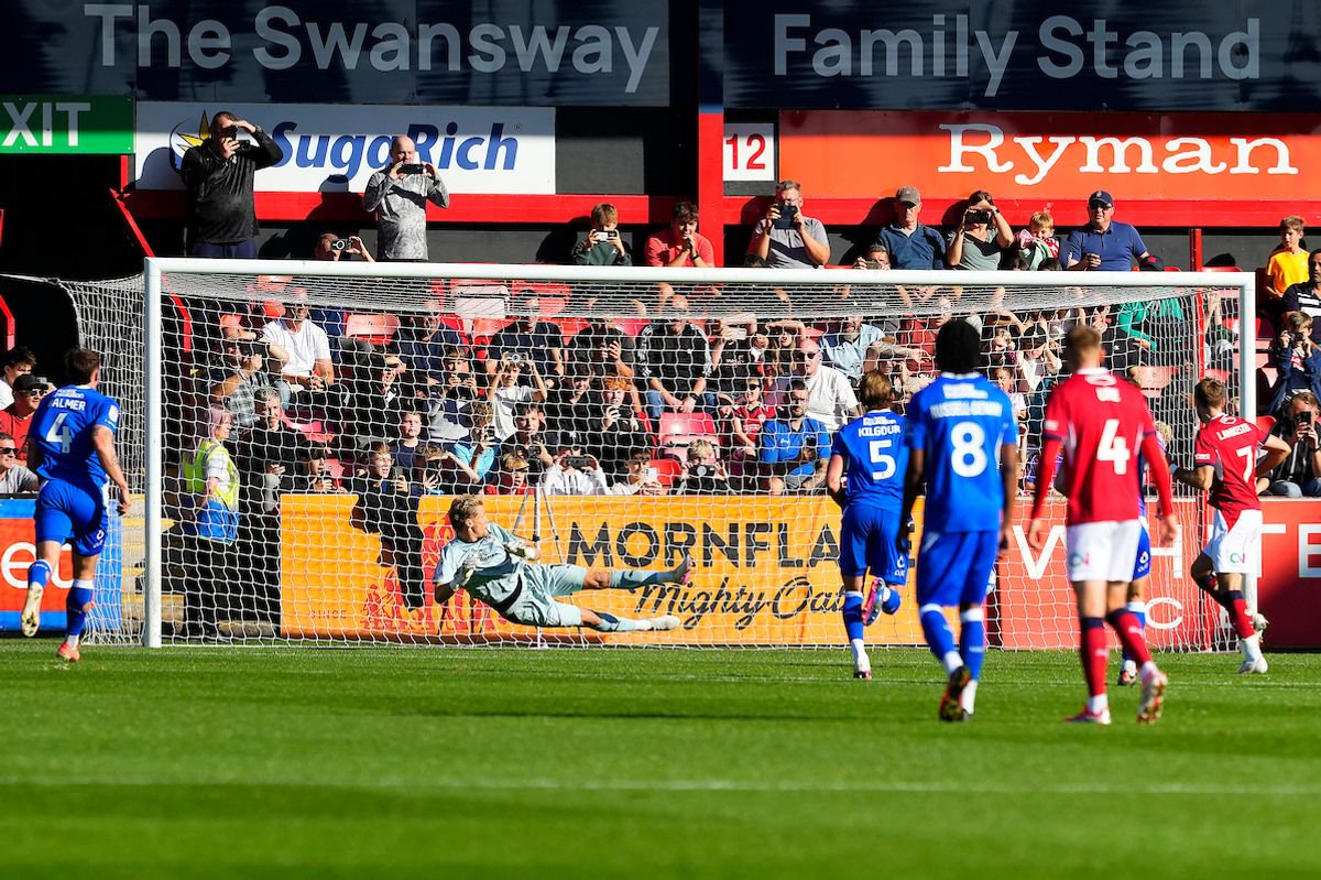 Jack Lankester of Crewe Alexandra scores a penalty during the Sky Bet League 2 match between Crewe Alexandra and Bristol Rovers at The Mornflake Stadium, Crewe on 3 October 2026 (Photo: Rachel Le Poidevin/PPAUK)