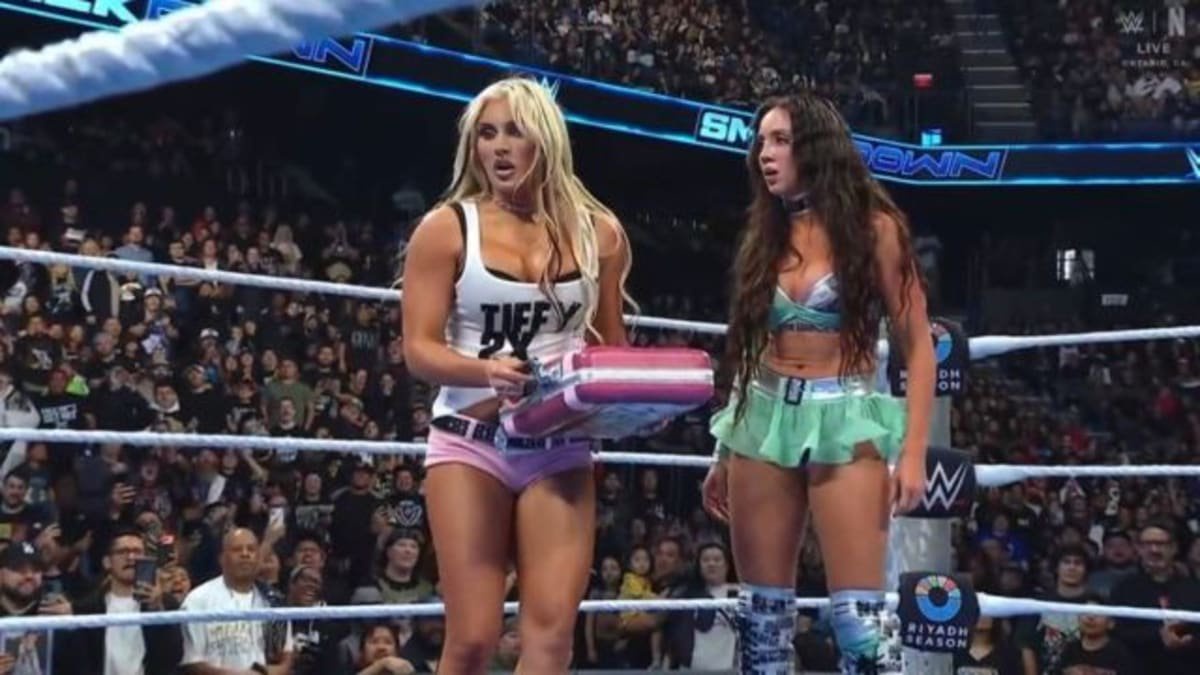 Tiffany Stratton and Chelsea Green on WWE SmackDown