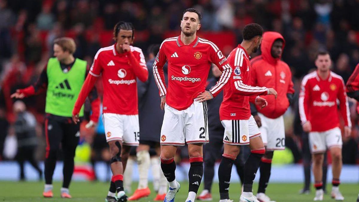 Diogo Dalot of Manchester United looks dejected