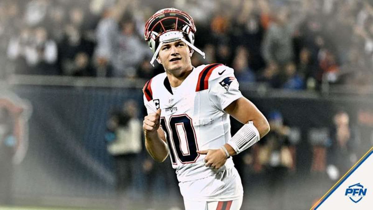 ‘That Was Helmet-to-Helmet,’ ‘Took a Dangerous Shot’ — NFL World Reacts to Patriots QB Drake Maye’s ‘Herculean’ Effort vs. Bears on TNF