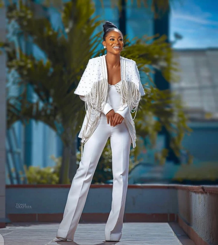 Bella Shares New Photo As She Flaunts Her Outfit On IG