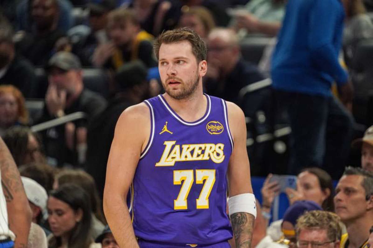 Los Angeles Lakers at Orlando Magic, Orlando, Florida, USA Orlando, Florida, USA, March 21, 2026, Los Angeles Lakers guard Luka Doncic 77 at the Kia Center. Copyright: xMartyxJean-Louisx ©IMAGO/Marty Jean Louis