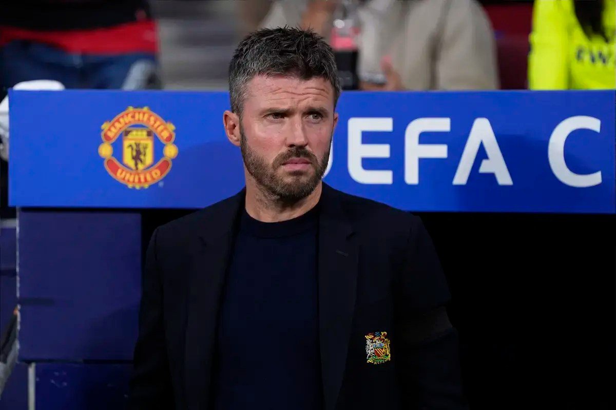 Manchester United consider terminating goalkeeper loan