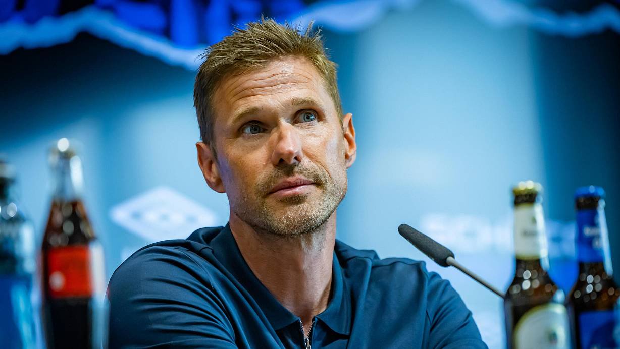 Arminia-Trainer Oliver Kirch äußert sich vor dem Auswärtsspiel des DSC bei Hertha BSC. | © Sarah Jonek