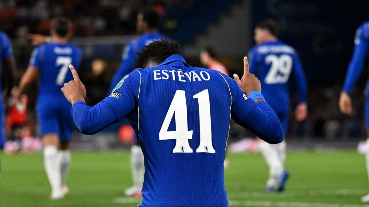 Estêvão vira "jogador esquecido" no Chelsea, diz imprensa