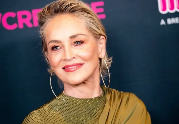 10 Artis Hollywood yang Memutuskan Meninggalkan Amerika usai Kemenangan Donald Trump