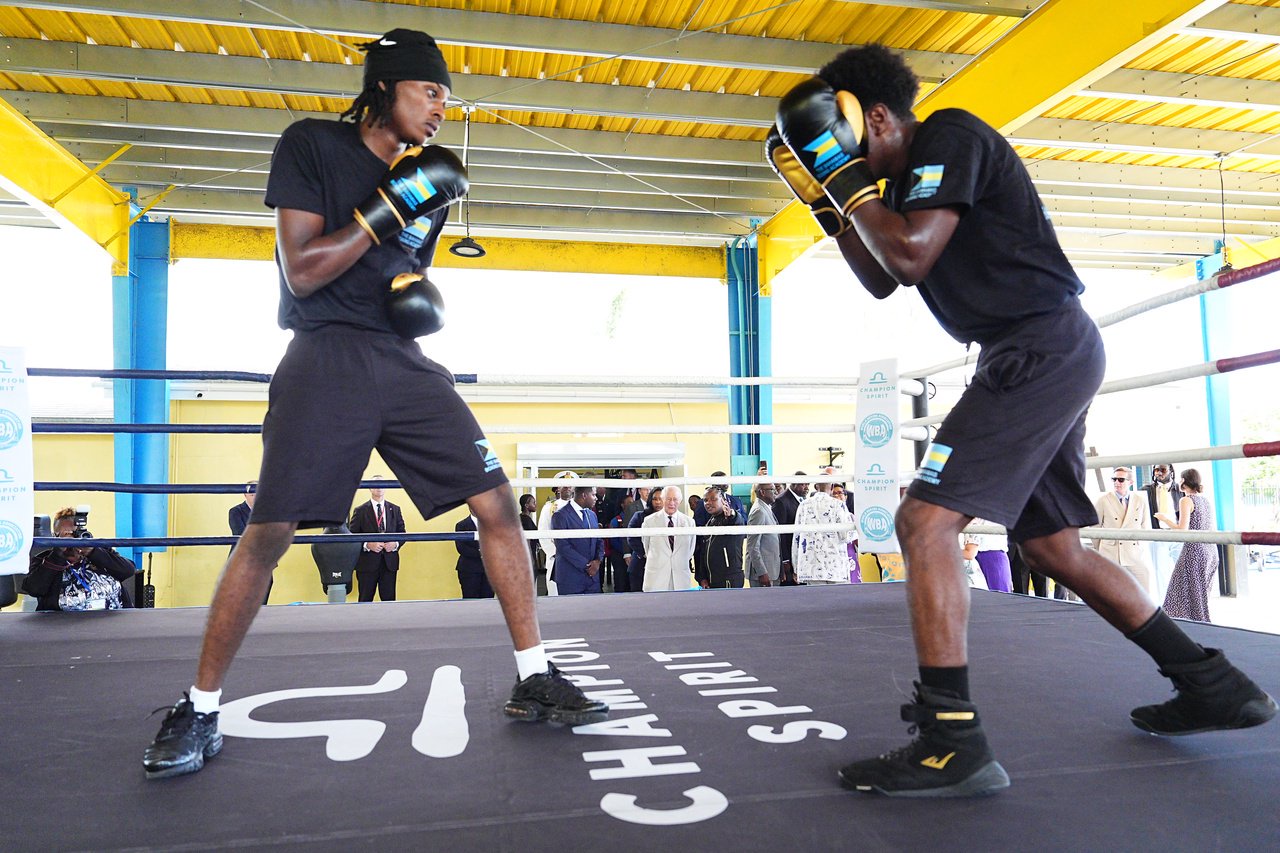 The King watching a youth boxing session (Aaron Chown/PA) (PA Wire)
