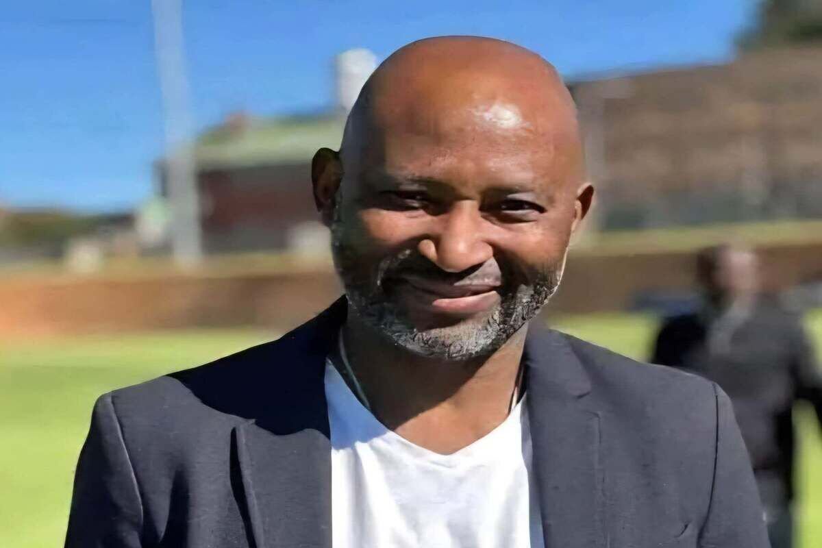 Zimbabwean legend Peter Ndlovu