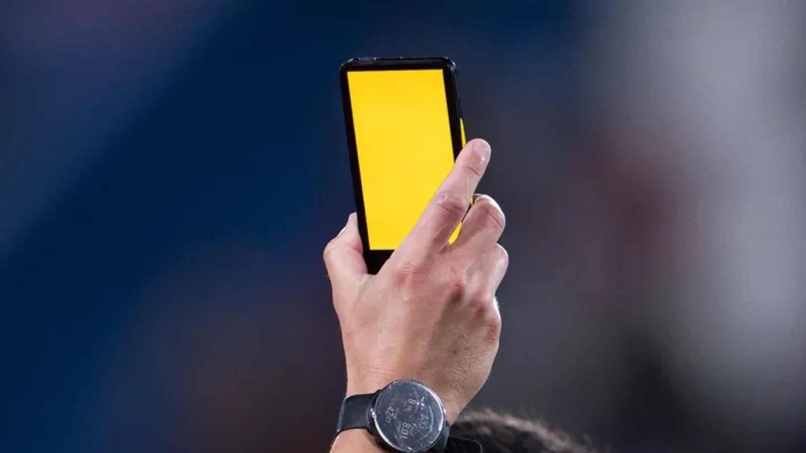Imagem cartão amarelo virtual no futebol