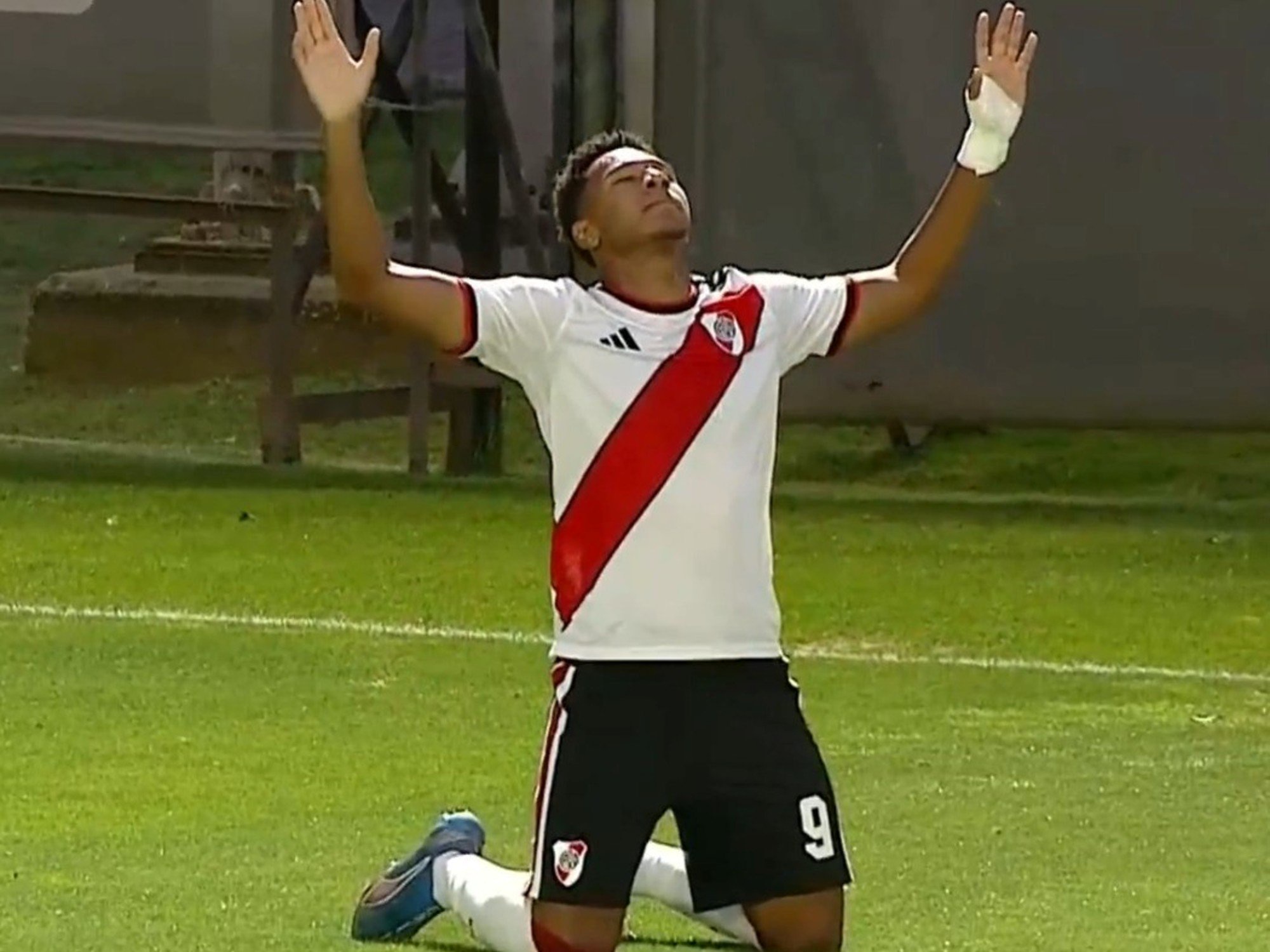 Jonathan Spiff scores in River Plate reserves draw with Vélez