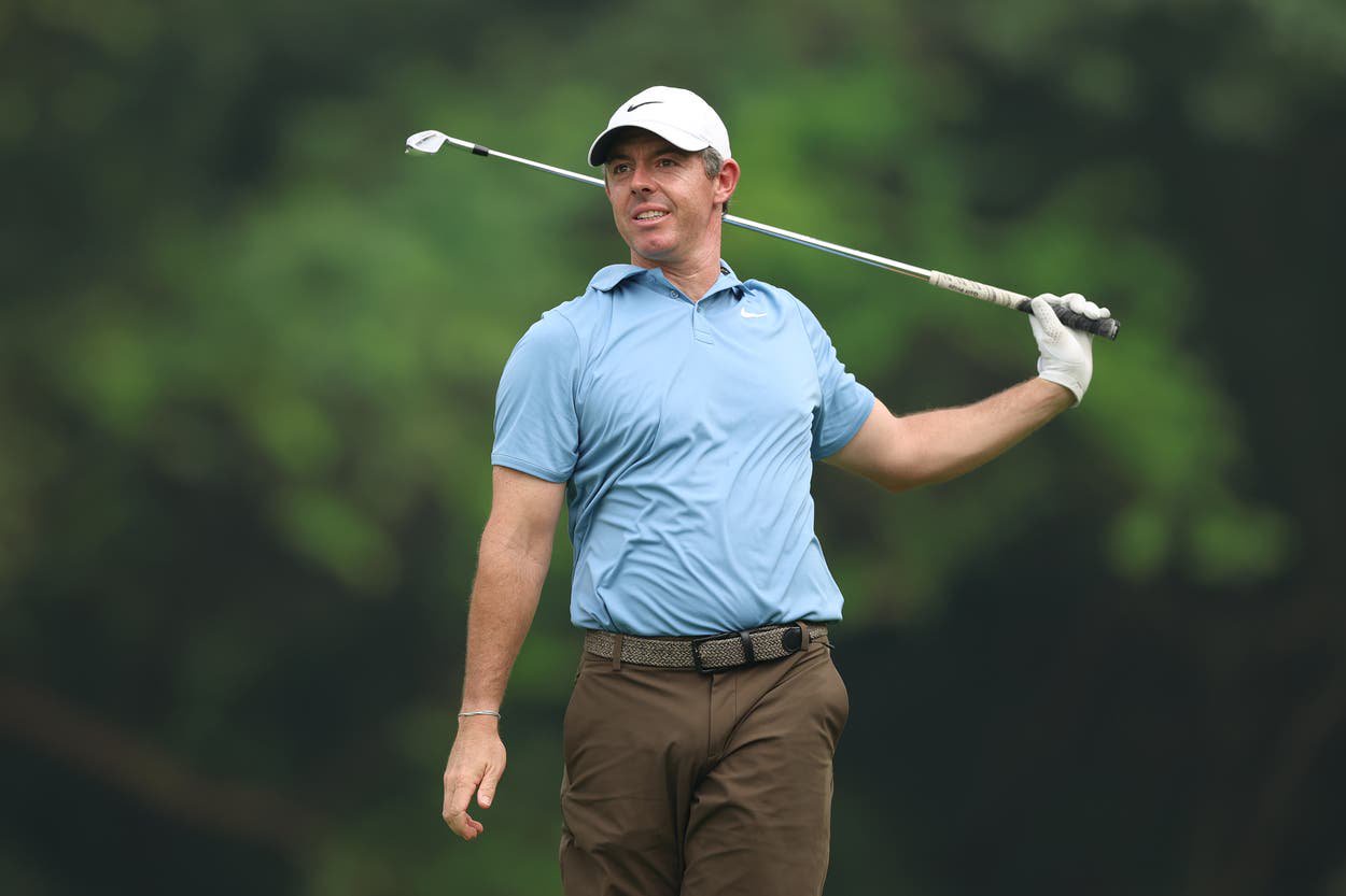 A shocking third round for Rory McIlroy saw him plummet down the leaderboard at the India Championship in New Delhi