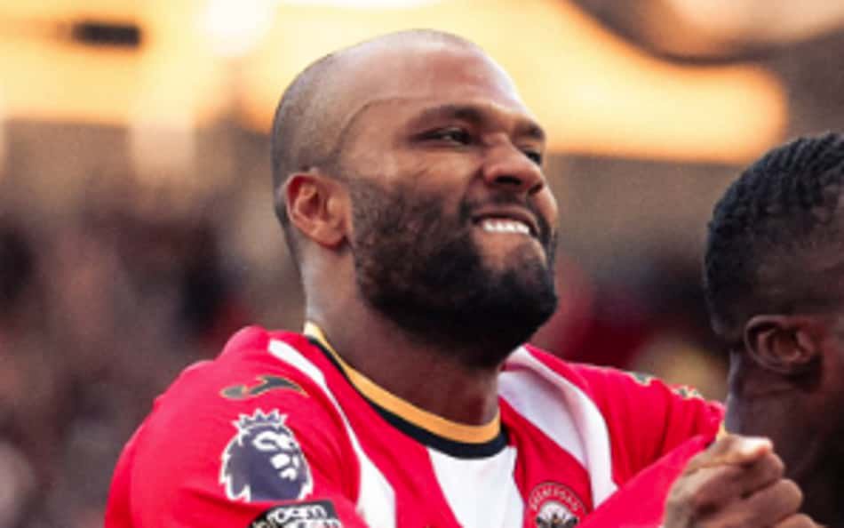 Igor Thiago comemora gol do Brentford