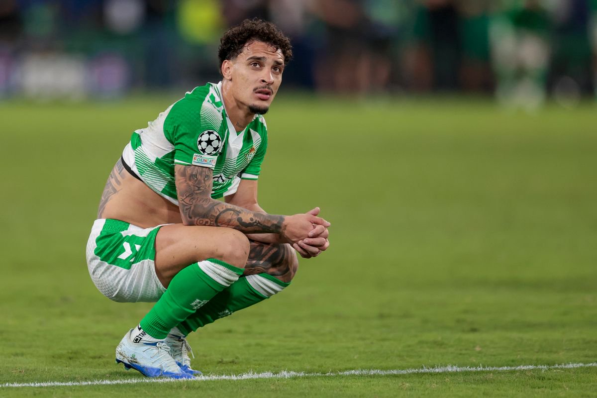 Antony in action for Real Betis on Wednesday
