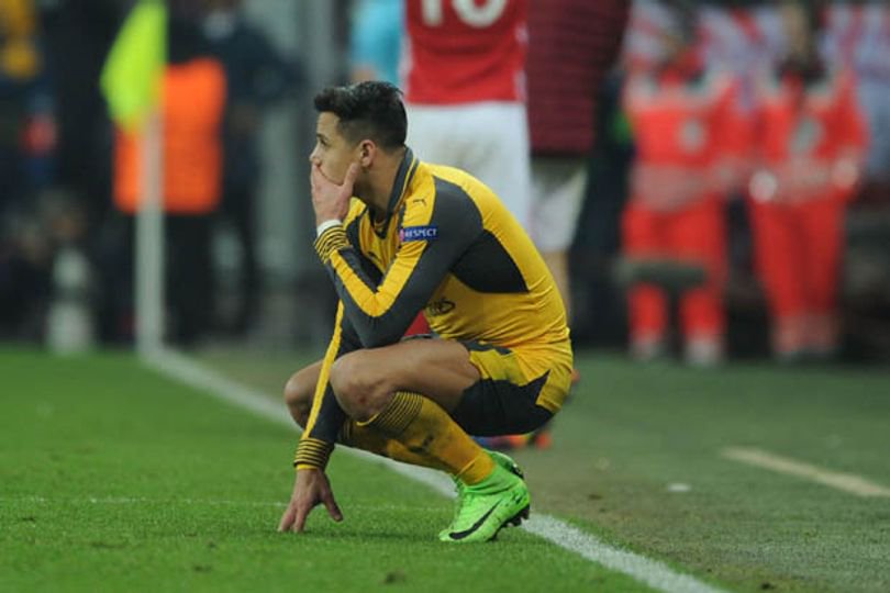 Alexis Sanchez shows his frustration