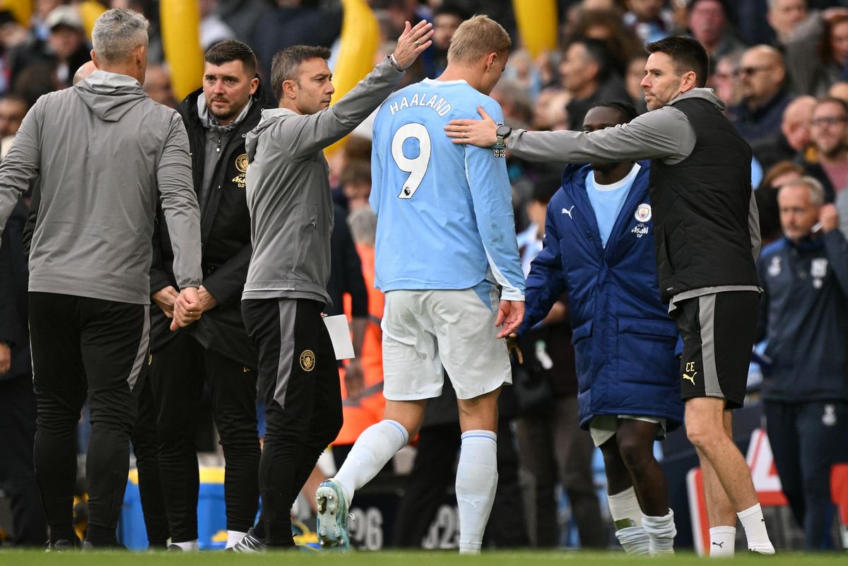 Manchester City's Norwegian striker #09 Erling Haaland leaves the pitch after the English Premier League football match between Manchester City and Ipswich Town at the Etihad Stadium in Manchester, north west England, on October 17, 2026. (Photo by Oli SCARFF / AFP via Getty Images) / RESTRICTED TO EDITORIAL USE. No use with unauthorized audio, video, data, fixture lists, club/league logos or 'live' services. Online in-match use limited to 120 images. An additional 40 images may be used in extra time. No video emulation. Social media in-match use limited to 120 images. An additional 40 images may be used in extra time. No use in betting publications, games or single club/league/player publications. /