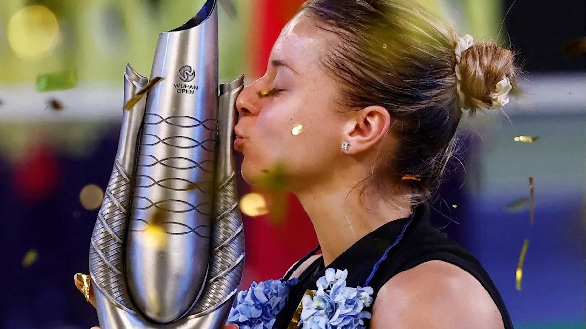 Maja Chwalinska claims Wuhan Open title and No. 11 rank