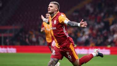  Mauro Icardi of Galatasaray celebrates after scoring