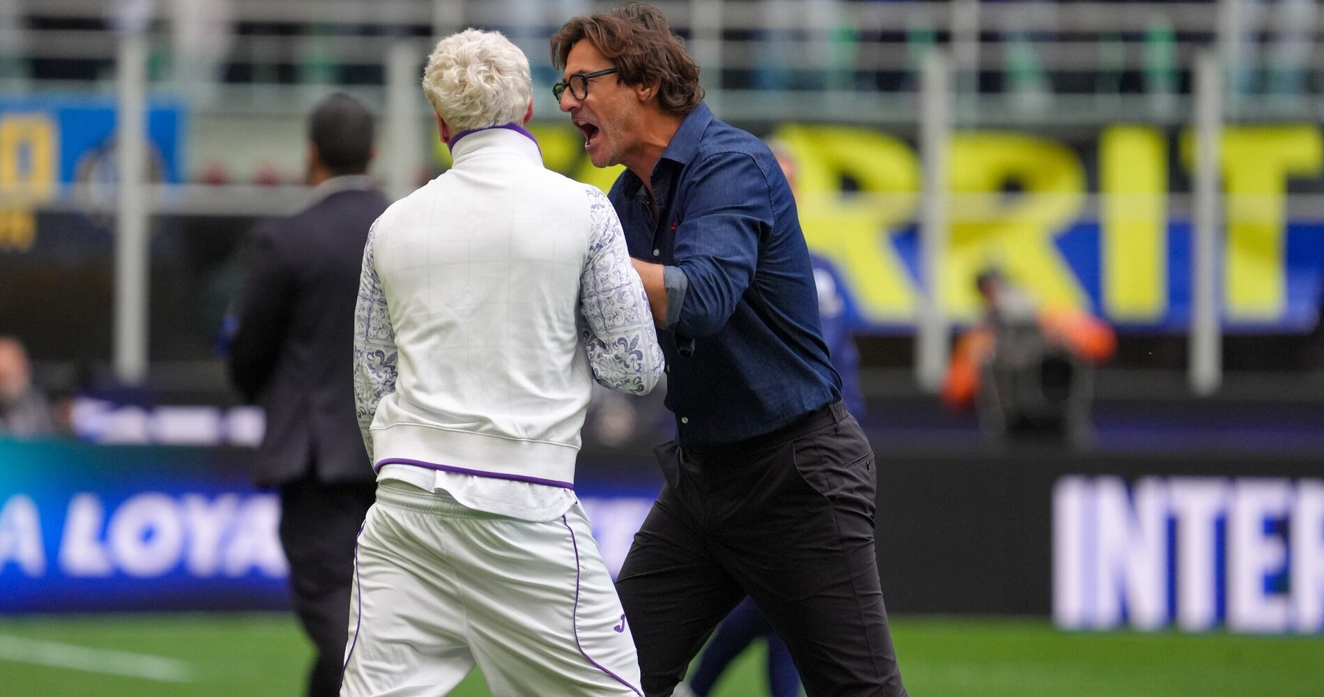 Fiorentina Coach Vanoli and Jimenez in Post-Match Clash