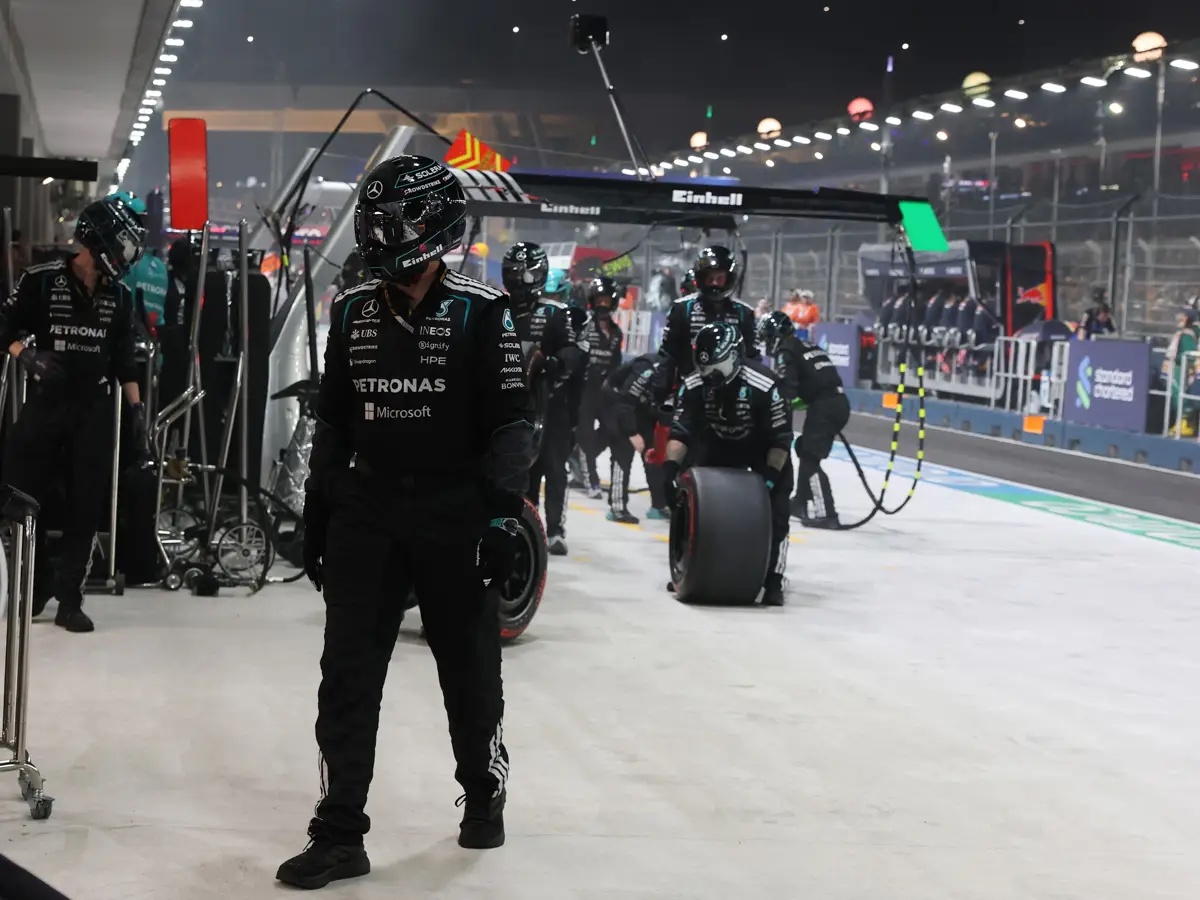 Foto zur News: Mercedes: "Leute, die seit 15 Jahren keinen Boxenstopp gemacht hatten"