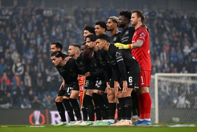 Bayer Leverkusen team photo.