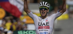 Pogacar attacks in the Tour de France’s first big mountain stage and reclaims yellow jersey